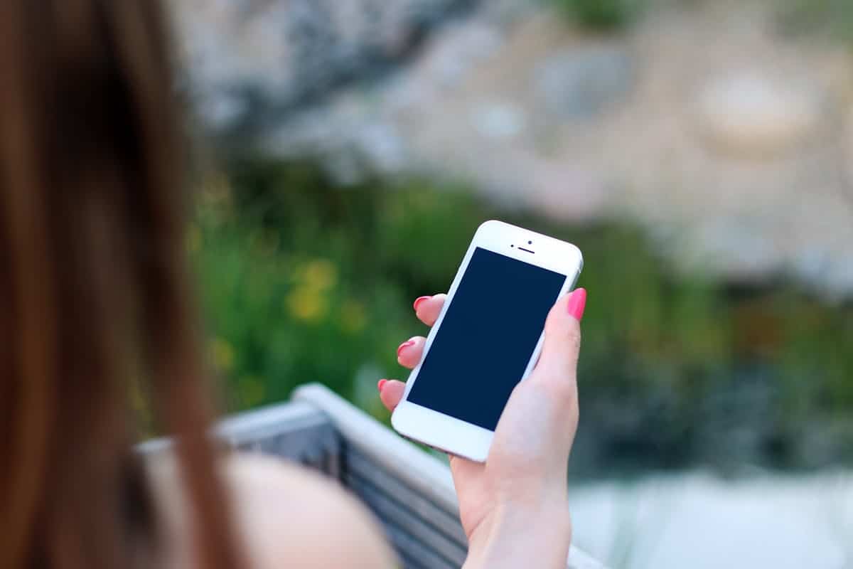 Imagen de Cómo elegir un celular según el tamaño de mano y tipo de uso