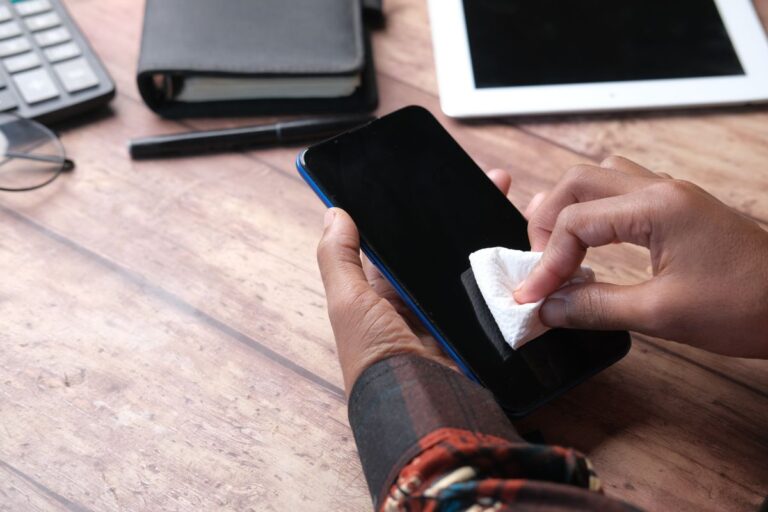 Limpieza de protector de smartphone