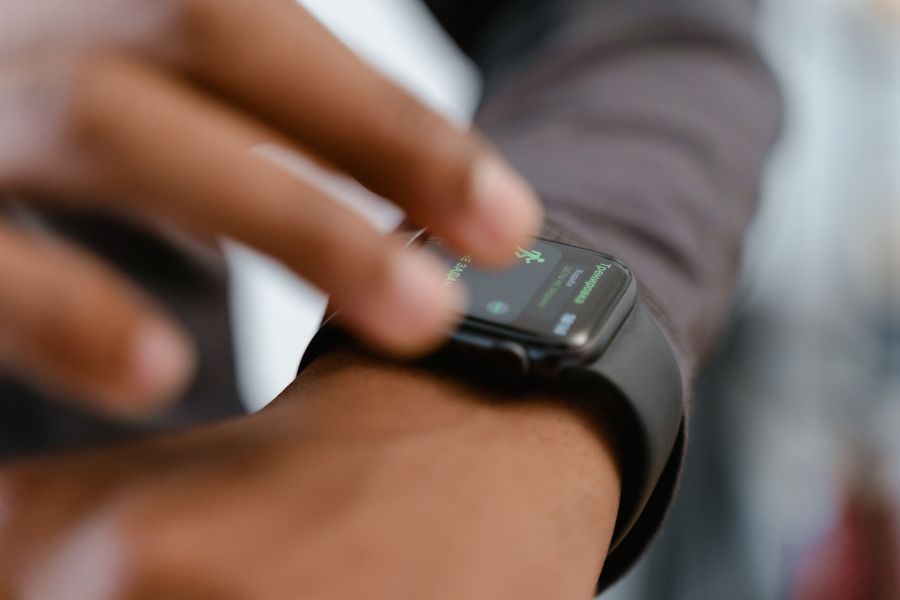 Reloj inteligente con seguimiento fitness