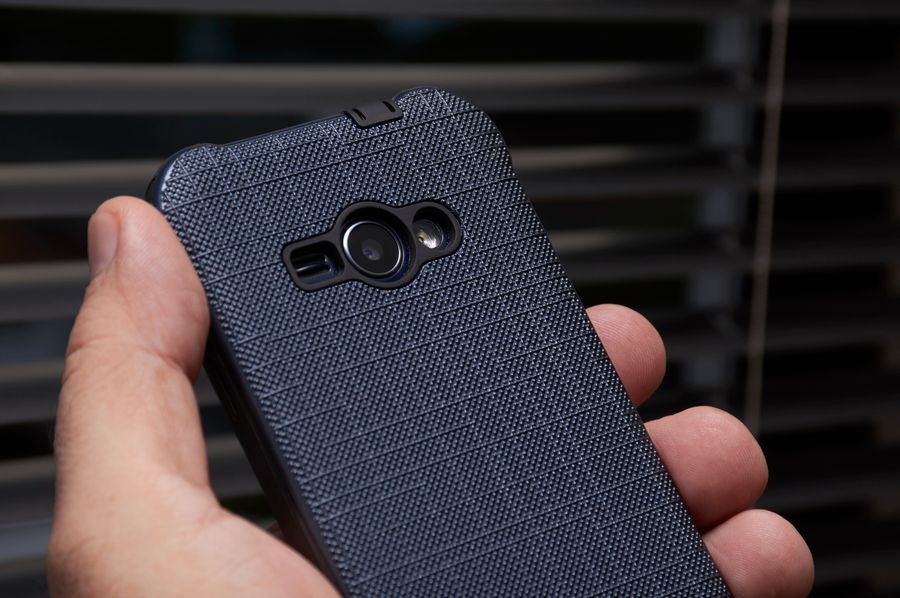 smartphone funda tecnologica blindaje 2 Smartphone con funda tecnológica para blindaje