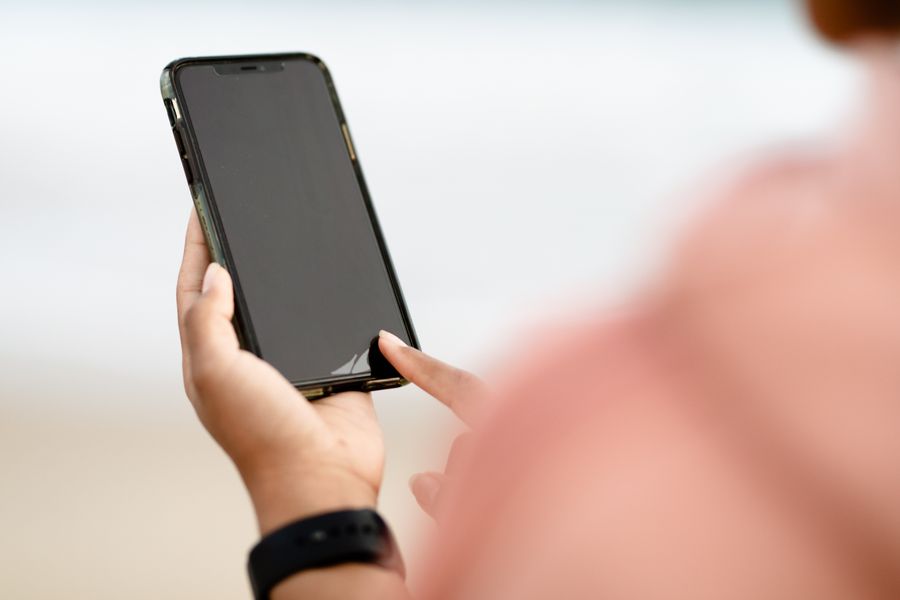 Smartphone y protector para hábitos urbanos